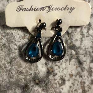 Teardrop earrings